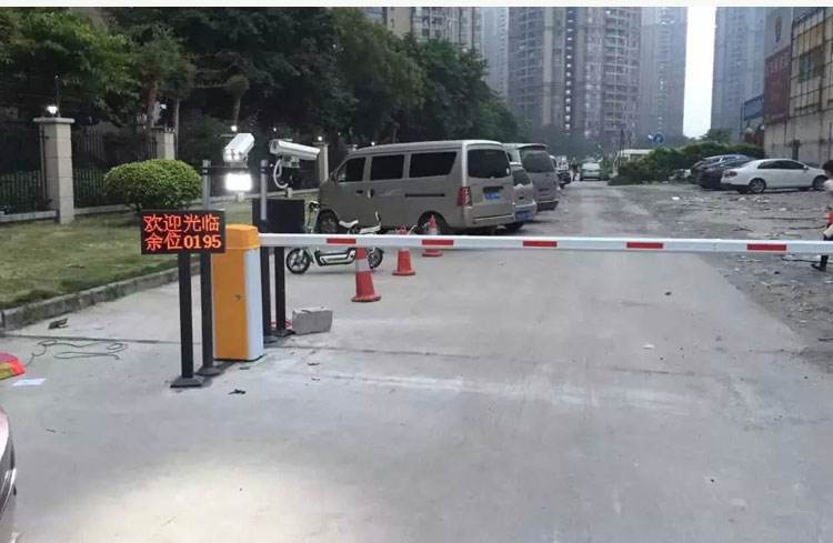 如何選擇合適自己的車牌識(shí)別系統(tǒng)